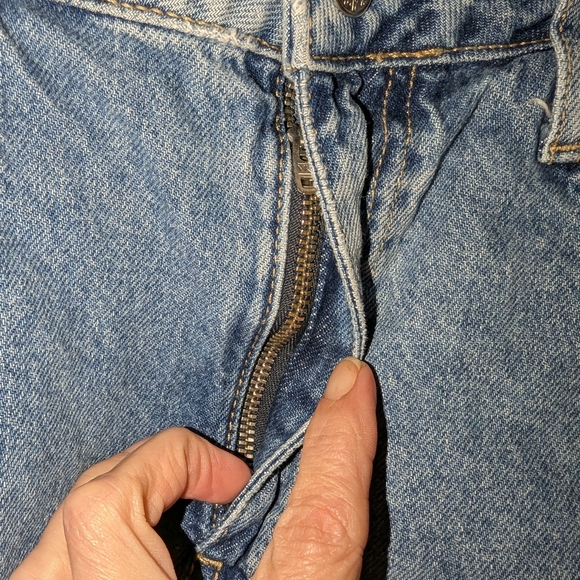 Forever 21 Blue High-Waisted Distressed Jean Shorts - Picture 3 of 7